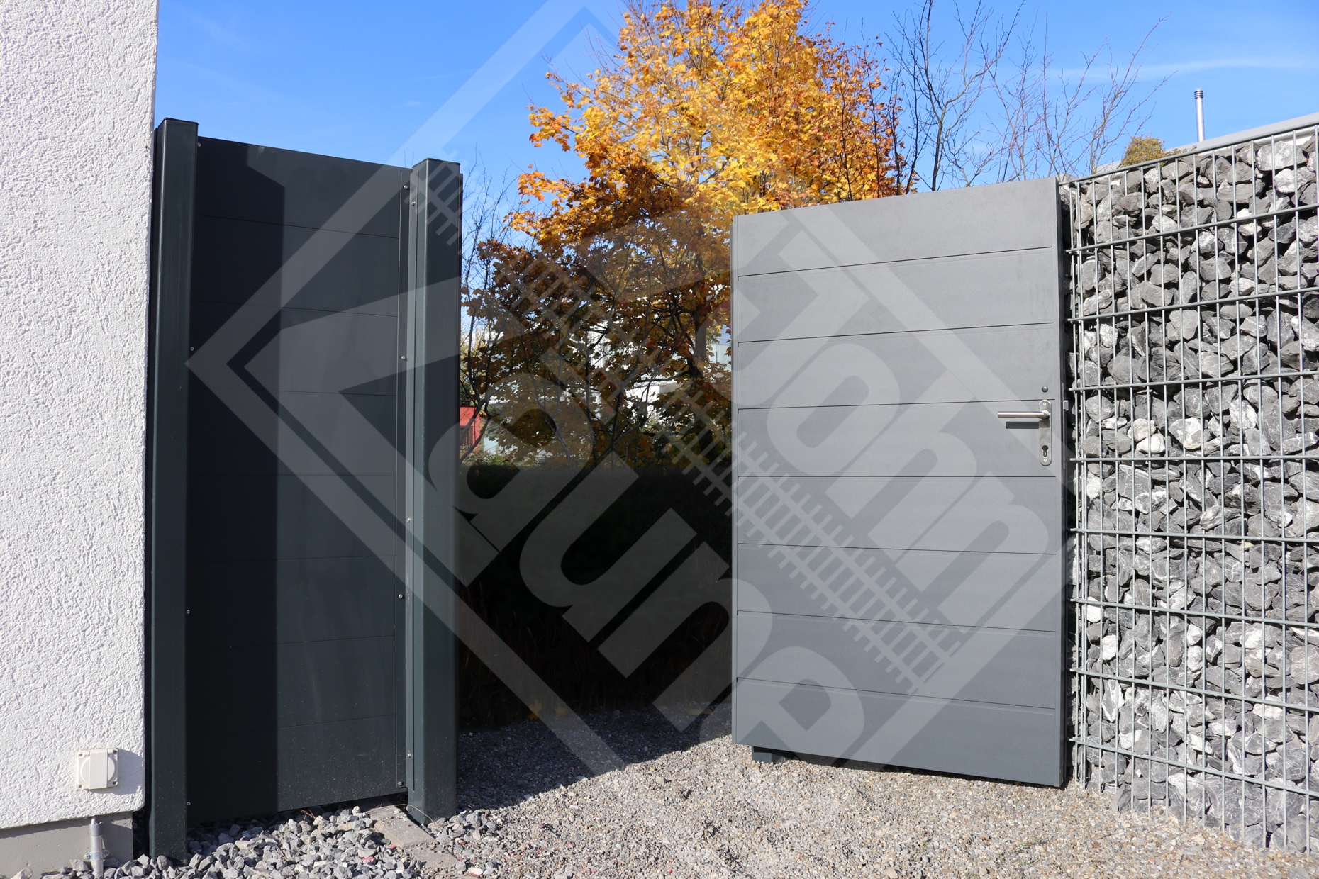 6 Aluminium-Sichtschutztüre  Latten horizontal blickdicht