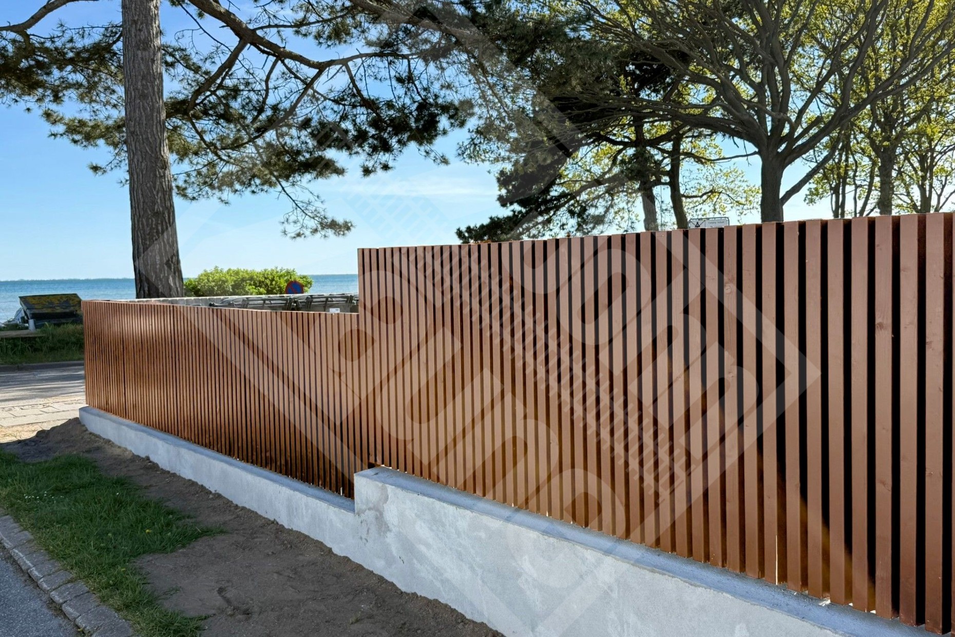 11 Holzverkleidung Tanne druckimprägniert braun - senkrecht