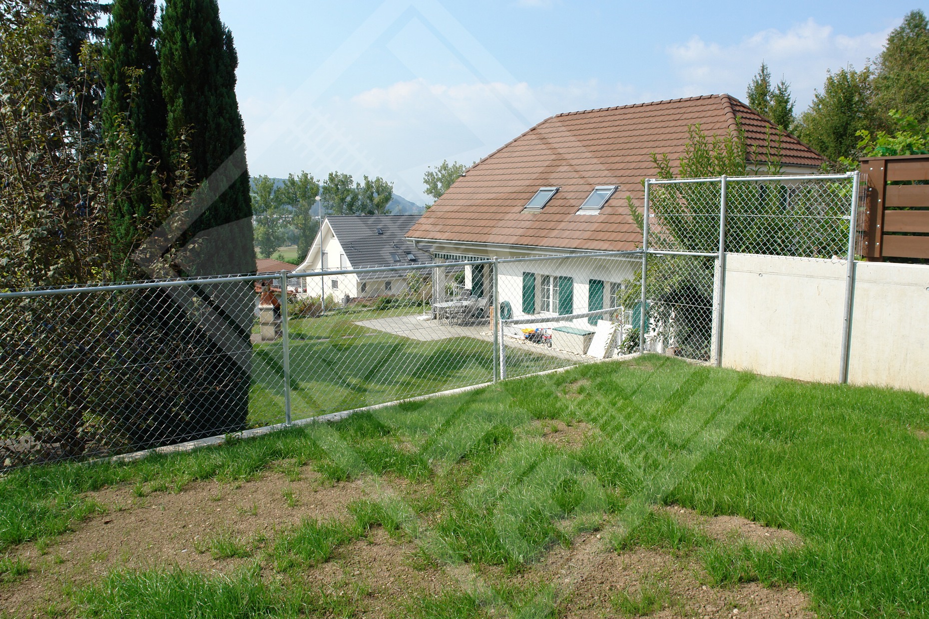 1 Gländerzaun mit Traversen oben und unten Diagonalgeflecht verzinkt, Maschen 40 mm BfU-konform