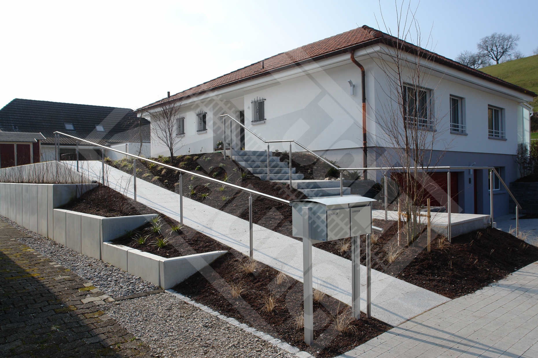 8 Treppen u. Rampenhandläufe Edelstahl