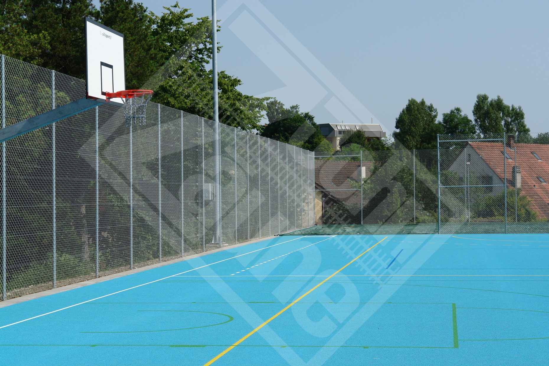 1 Ballfangzaun mit Diagonalgeflecht verzinkt