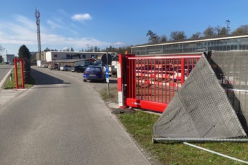 Einabu eines elektrischen Schiebetors für sicheren Zugang