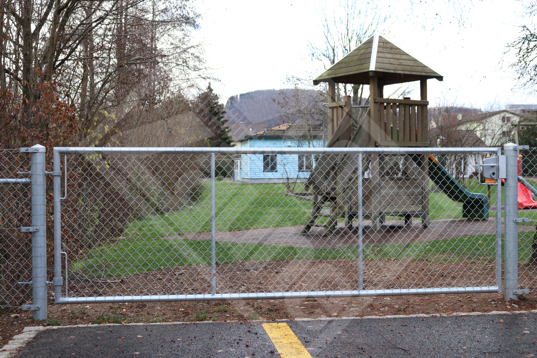 4 Diagonalgeflechtzaun-Einflügeltor verzinkt