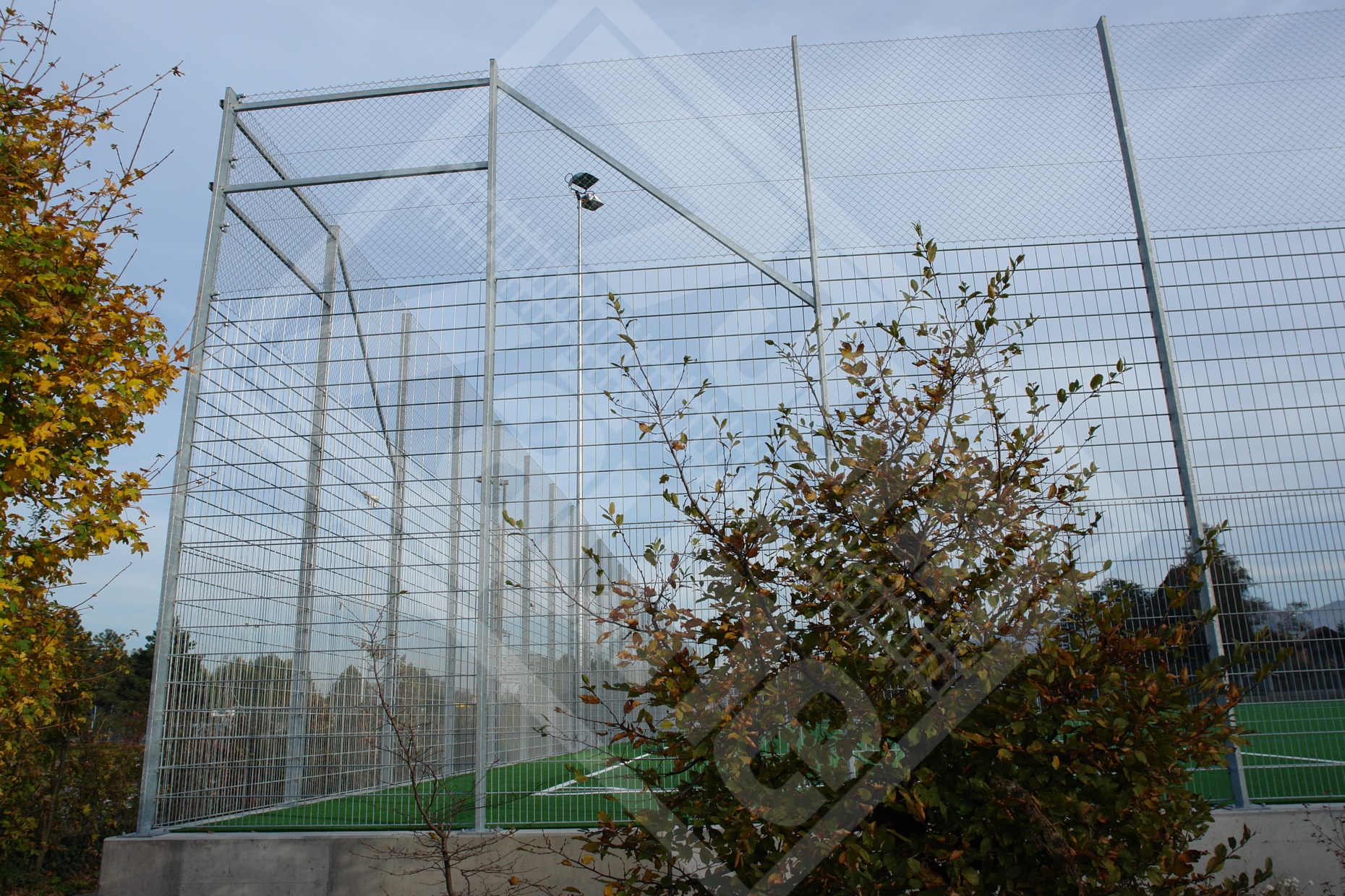 12 Ballfang Doppelstab-Gittermatten MD4, oben Diagonalgeflecht