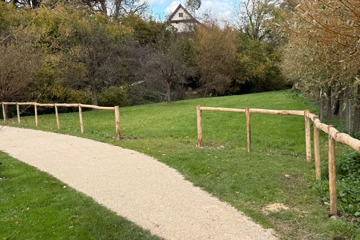 Weidezaun mit Kastanien-Naturholzpfosten rustikal in Basel 1