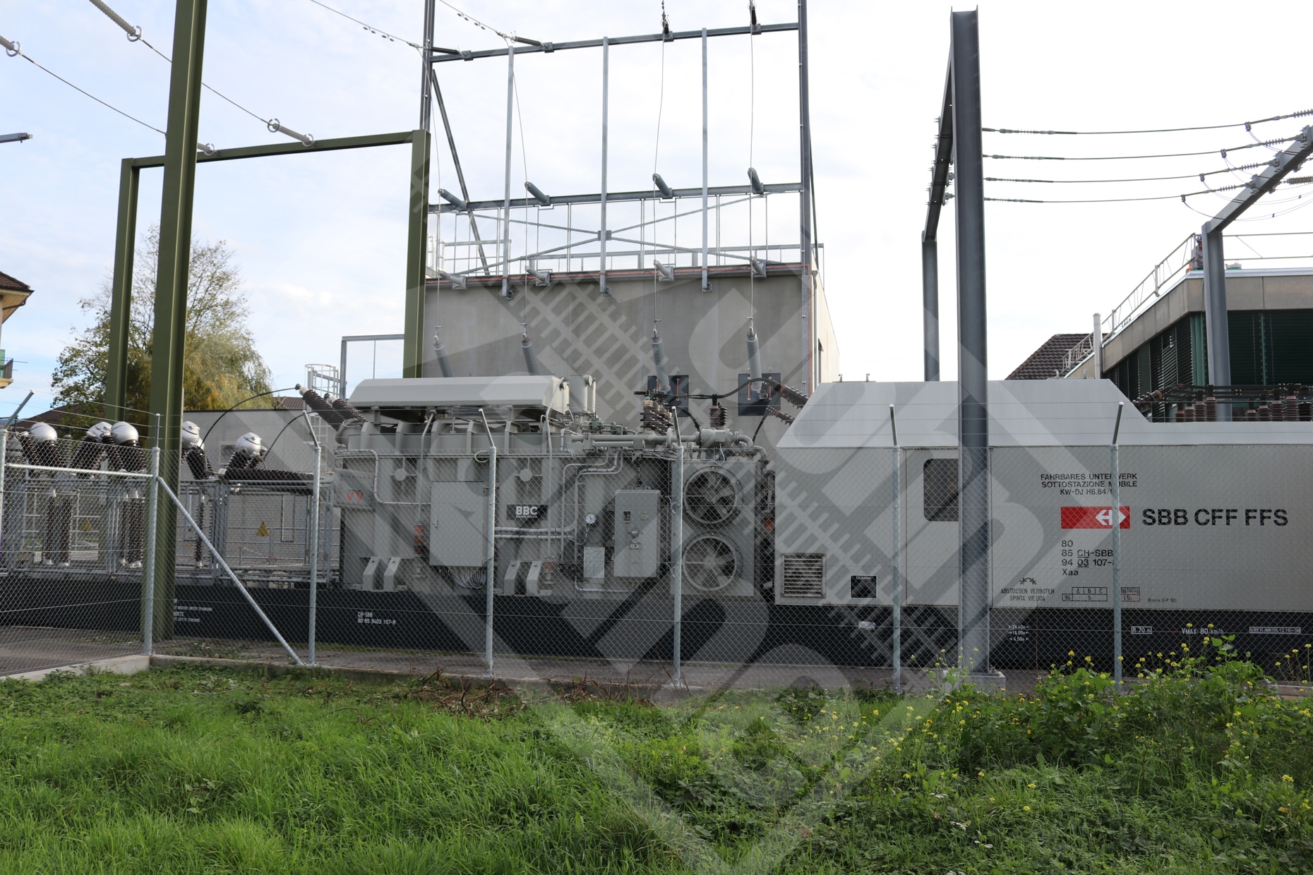 30 Diagonalgeflecht mit 3 Spanndrähten bei Unterwerksgelände
