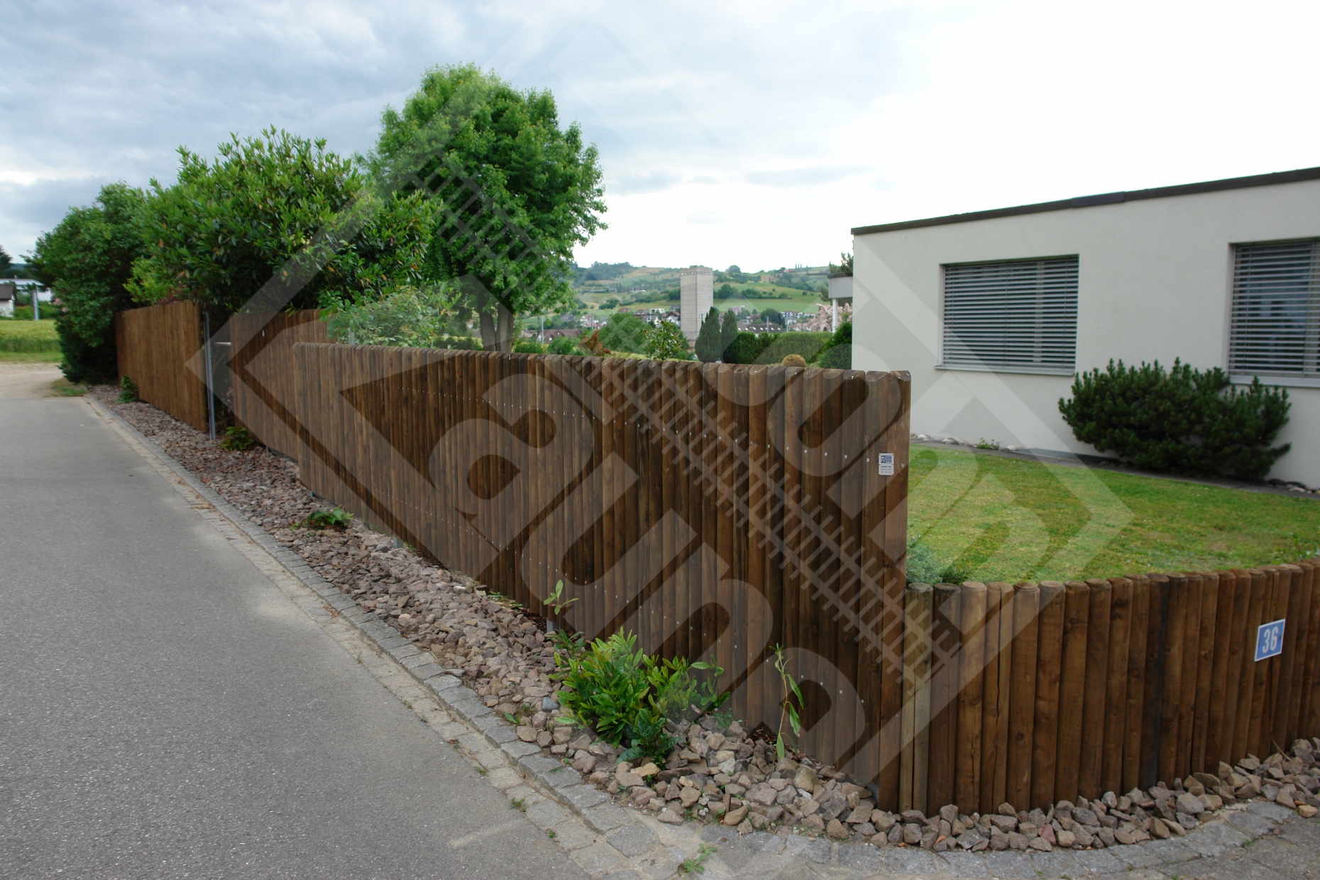 24 Palisaden-Sichtschutzwand versetzt