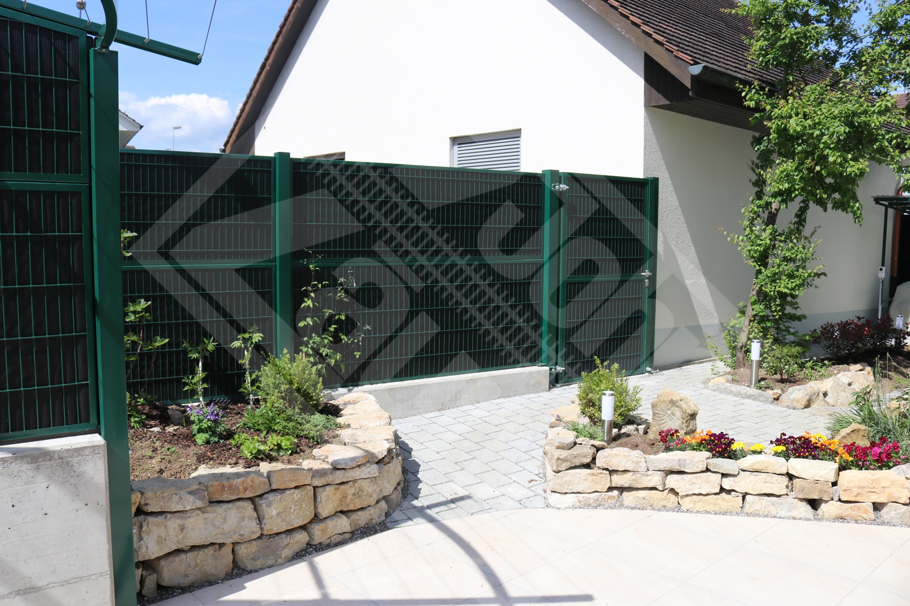 2 Lärmschutzwand grün beschichtet