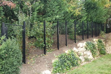 Gittermattenzaun schwarz in Reinach (Baselland)