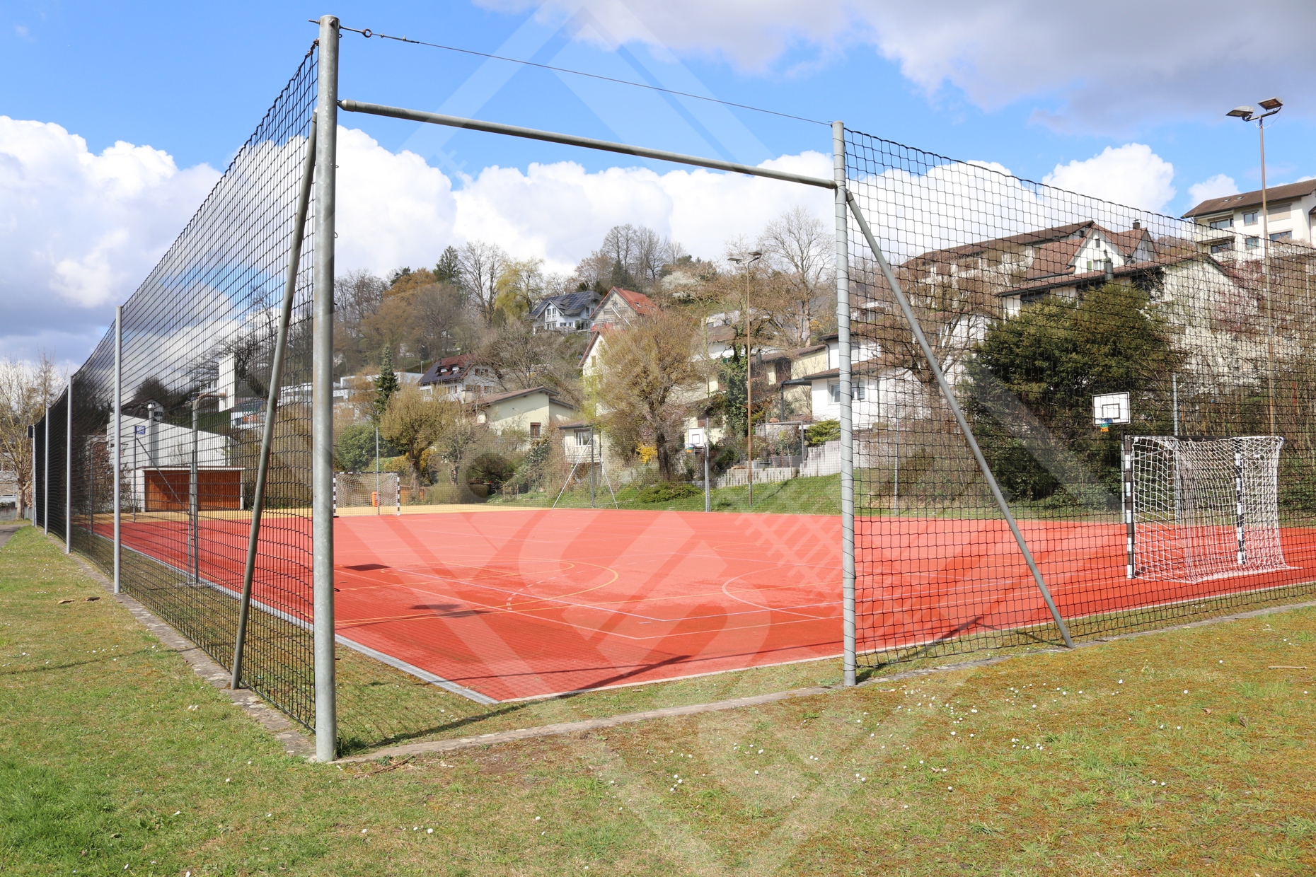 4 Ballfang mit Kunststoffnetz schwarz u. Verstrebungen