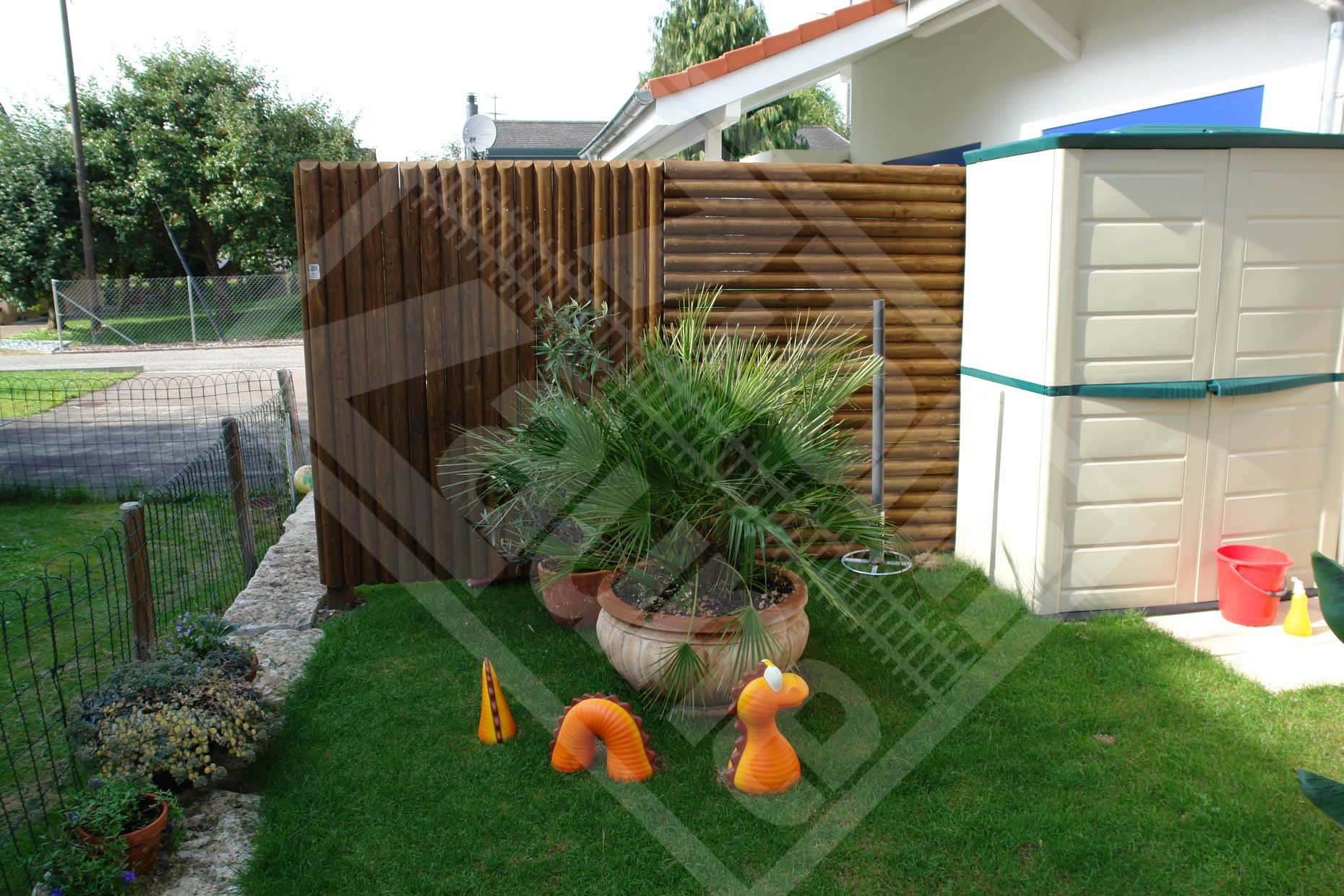 26 Palisaden-Sichtschutzwand senkrecht u. horizontal