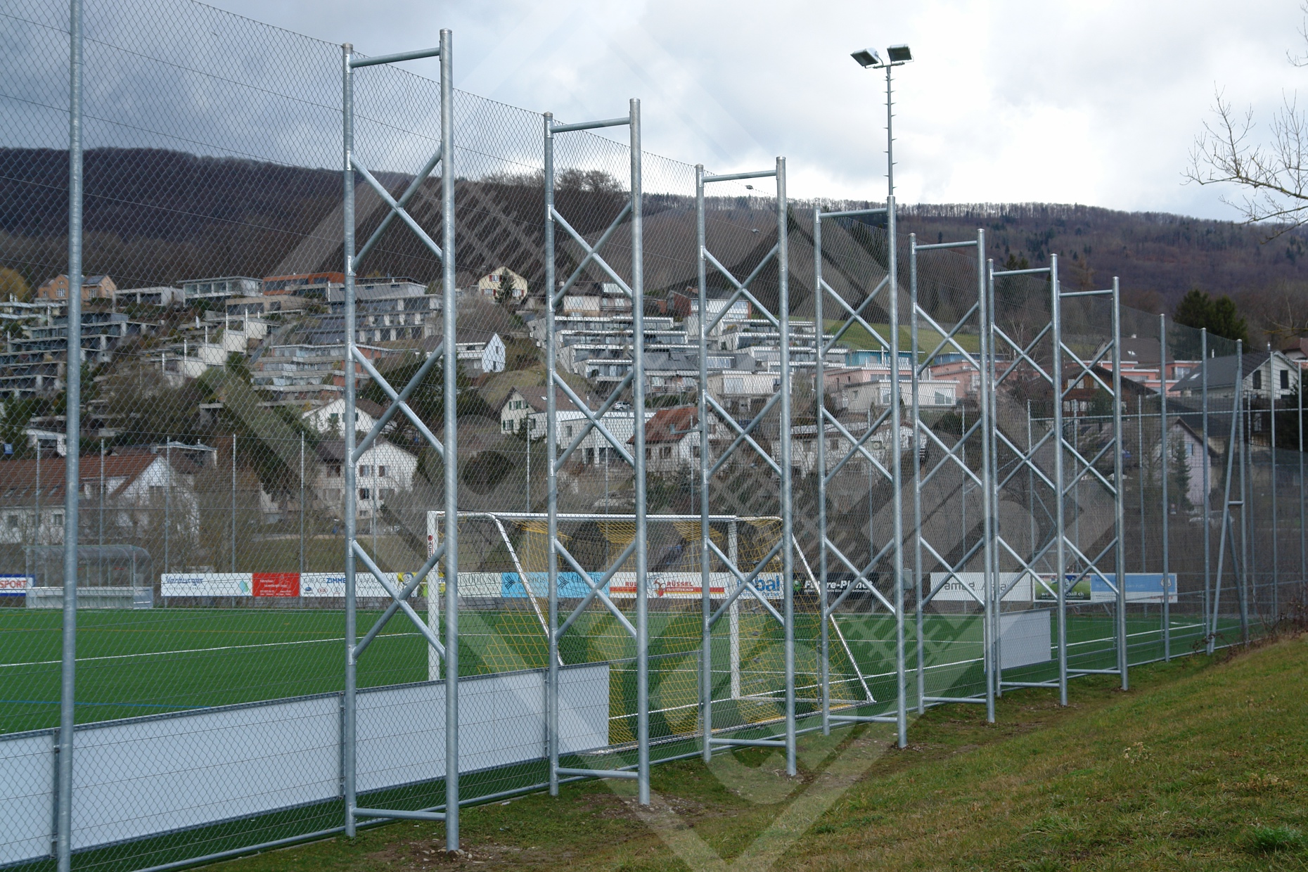 2 Ballfang-Verstärkung für Bandenwerbung