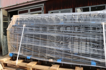 Beschichteter Schmiedeisenzaun – transportbereit