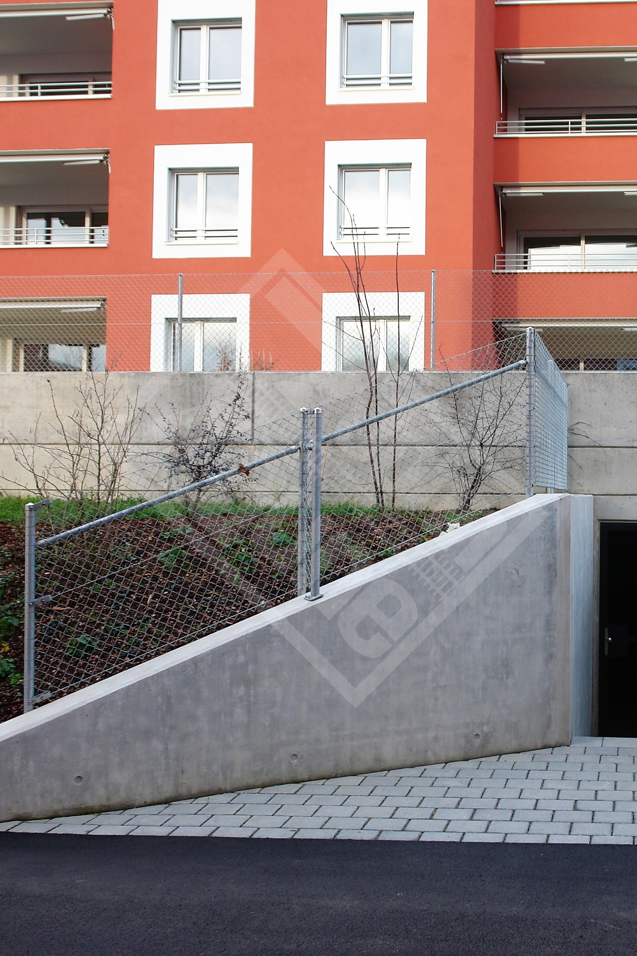 9 Absturzsicherung Garageneinfahrt