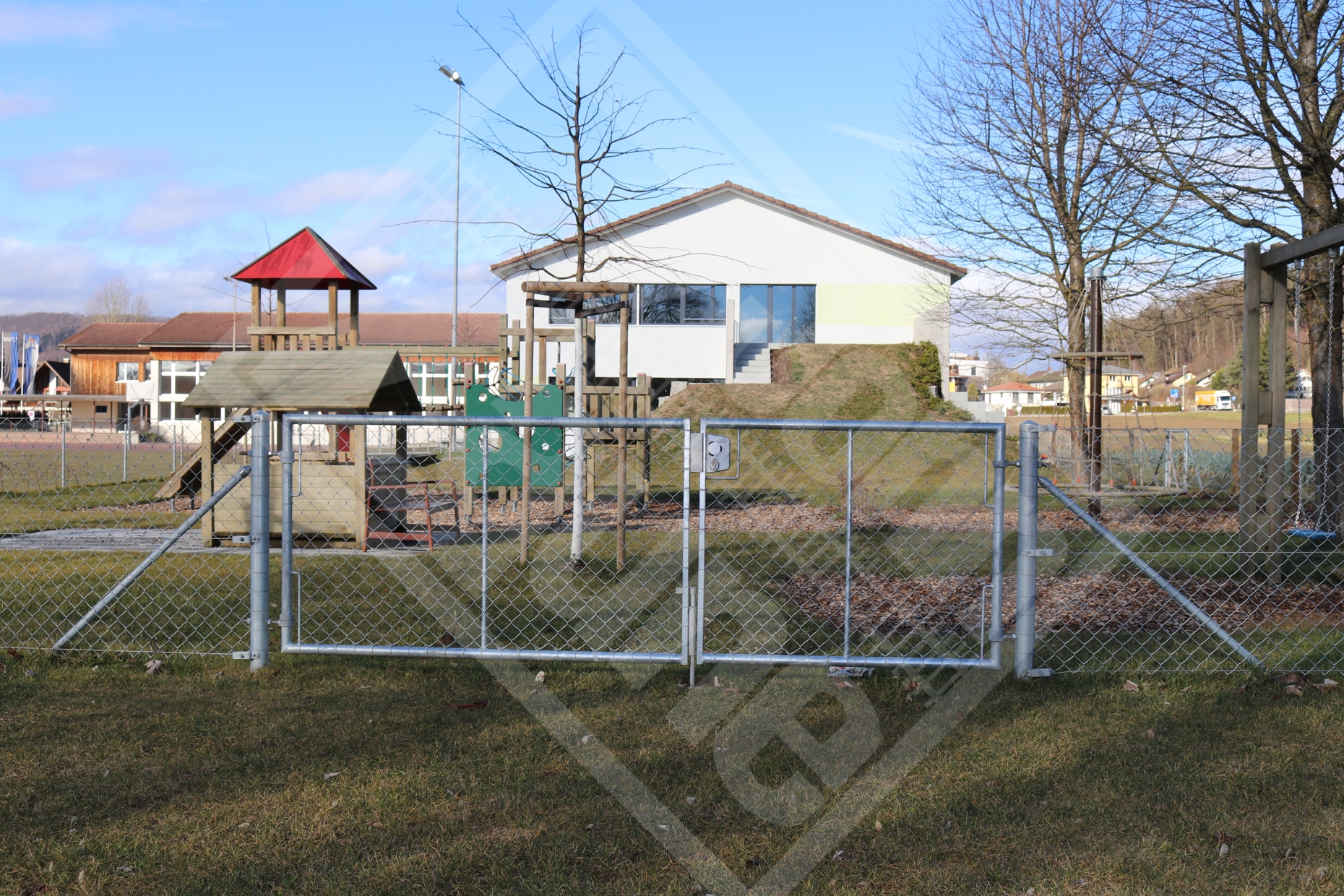 7 Diagonageflechtzaun-Doppeltor mit Personentüre