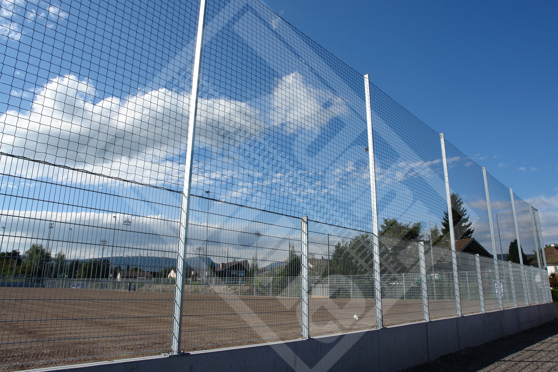 6 Ballfang Doppelstab-Gittermattenzaun verzinkt mit Kunststoffnetz schwarz