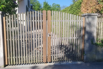 Torreparatur am bestehenden Tor mit Holzstaketen – Aarau