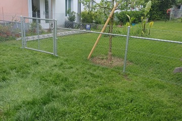 Trennzaun mit Türe Diagonalgeflecht verzinkt