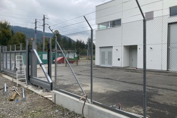 Sicherheitszaun und elektrische Schiebetoranlage in Rupperswil