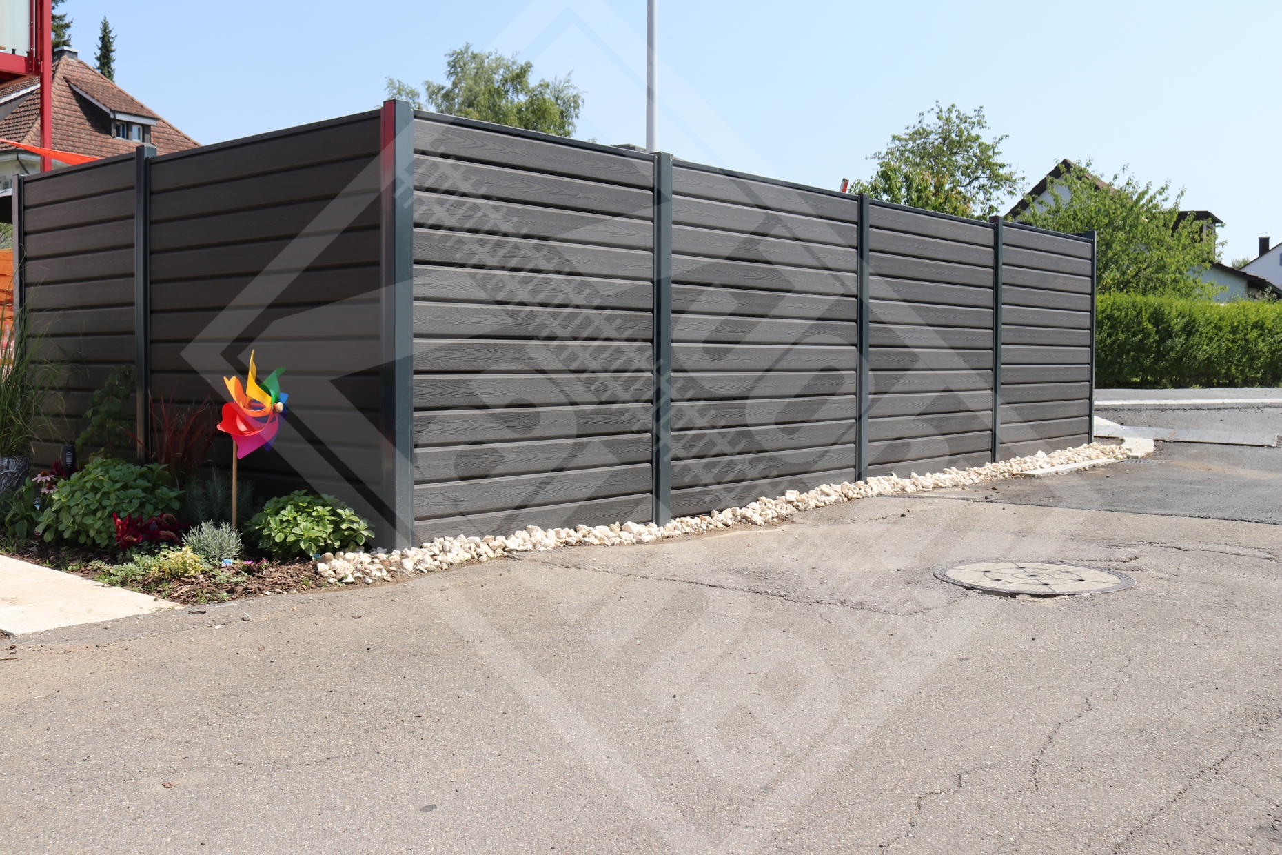 7 WPC-Sichtschutzwand (Holz-Kunststoff-Verbundwerkstoff) in Holzoptik anthrazit