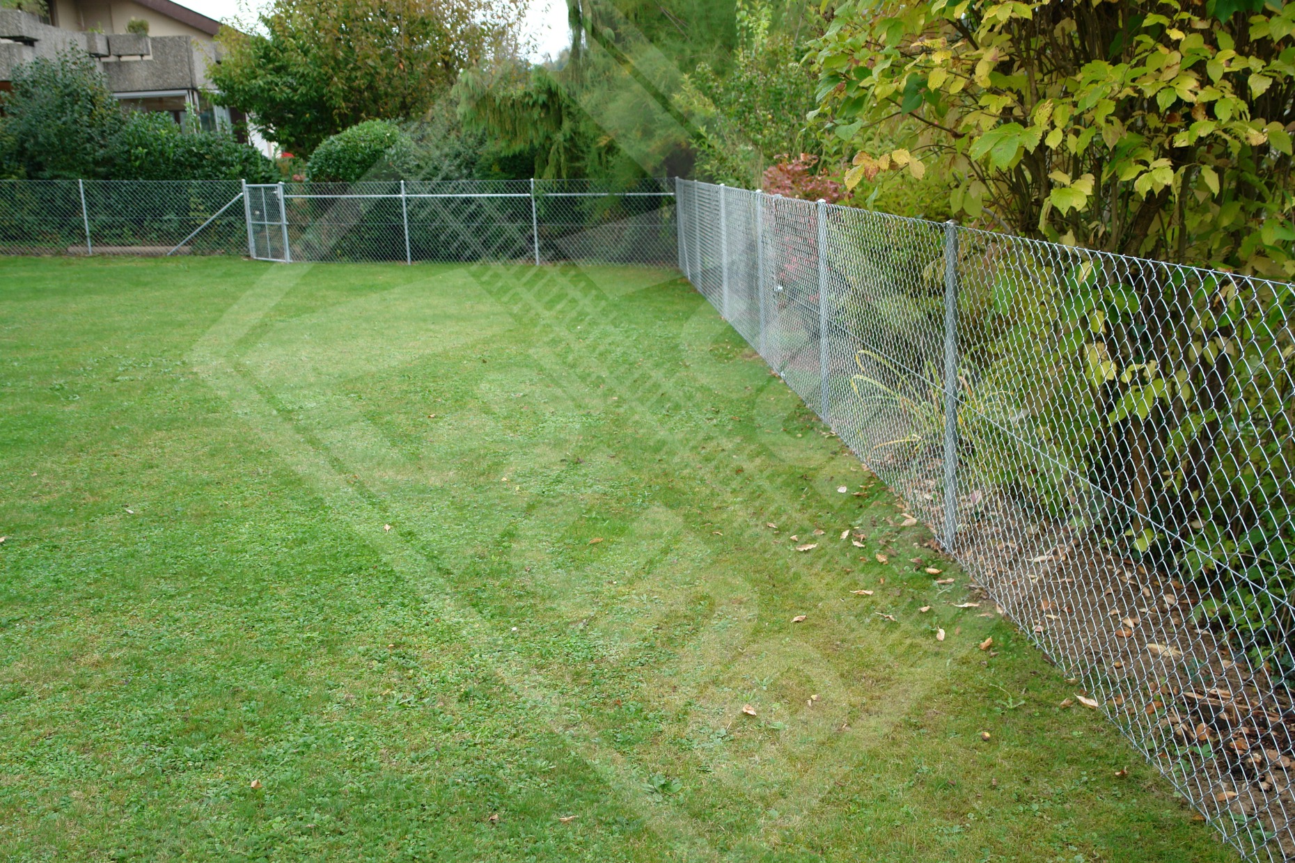 10 Gehege mit Diagonalgeflecht ohne Bodenabstand
