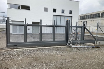 Elektrische Schiebetoranlage in Rupperswil