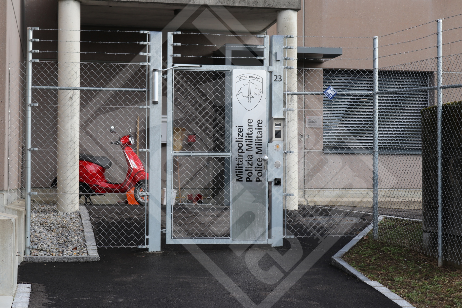 16 Türanlage mit Sicherheits-Zutrittskonzept