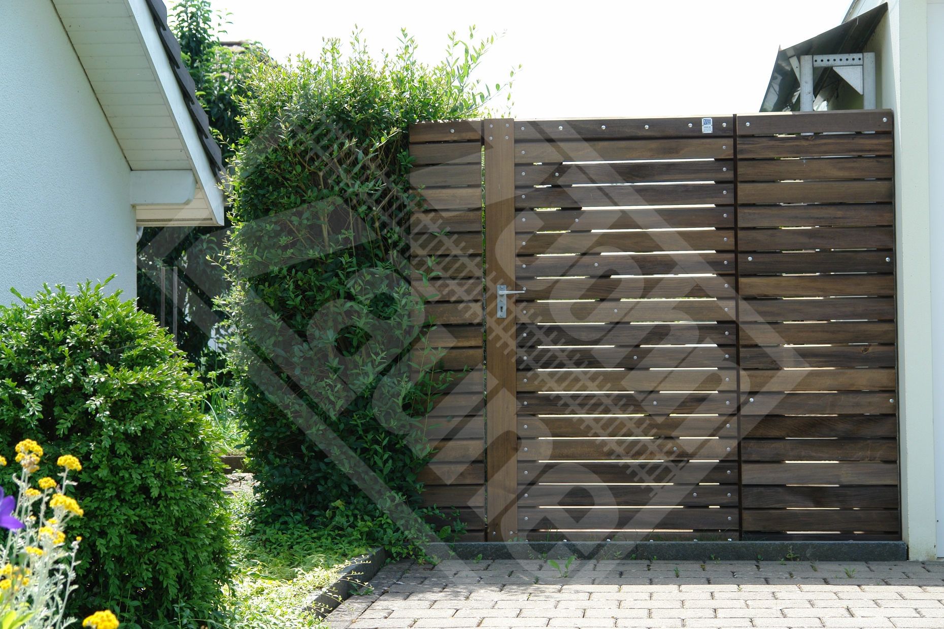 3 Sichtschutzwandtüre mit Rhombuslatten horizontal