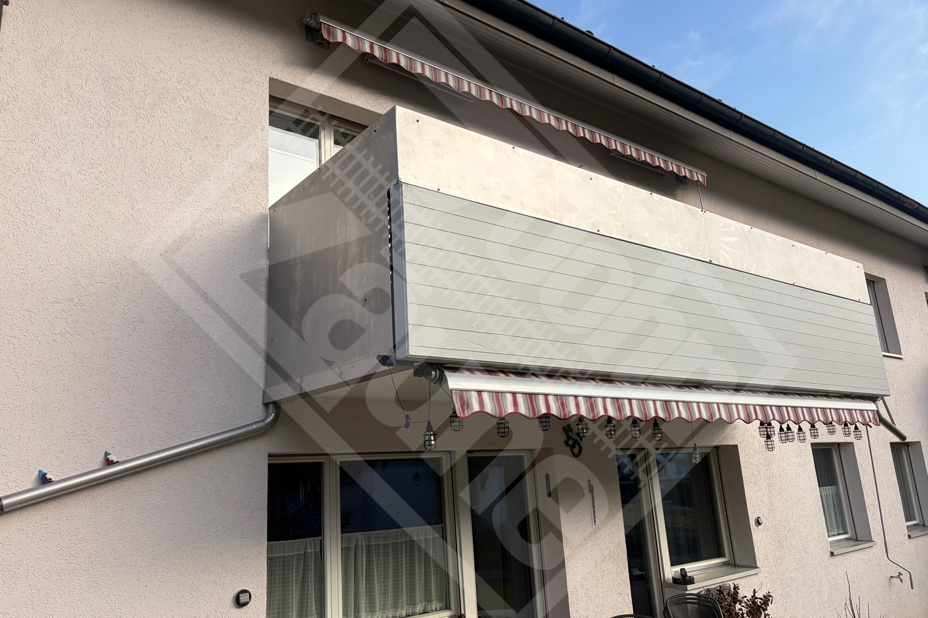 3 Brüstungserhöhungen mit Edelstahlblechen