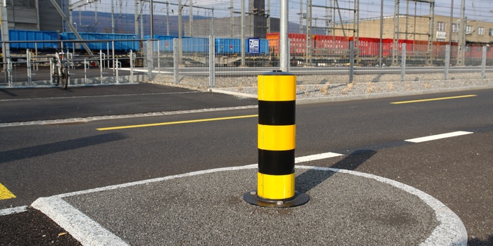 Poller, Leitplanken und Rammschutz