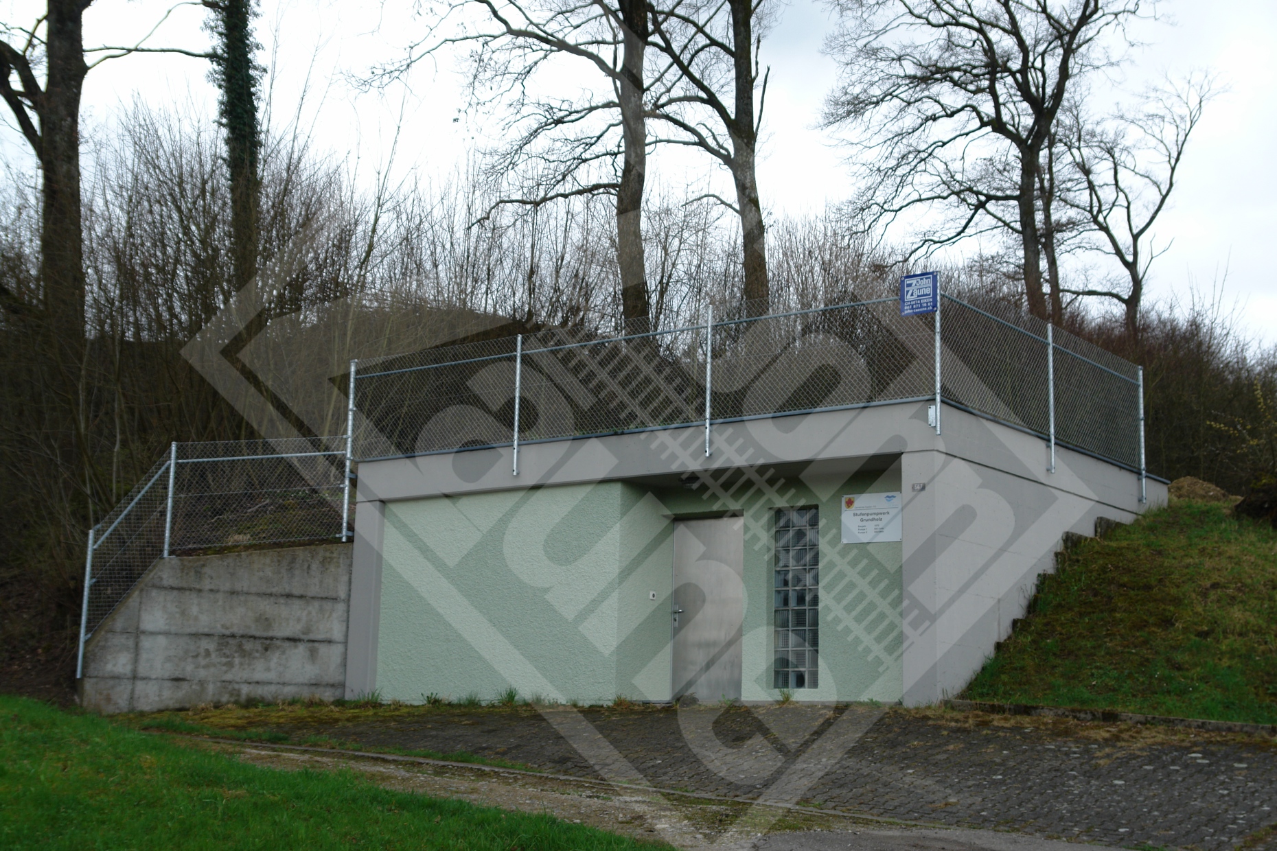 6 Absturzsicherung auf Reservoir