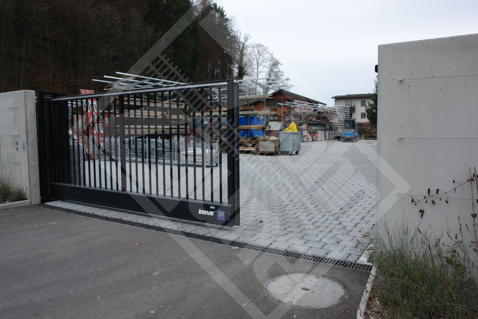 10 Automatische Stahl-Schiebetoranlage verzinkt und beschichtet, Breite 6 m