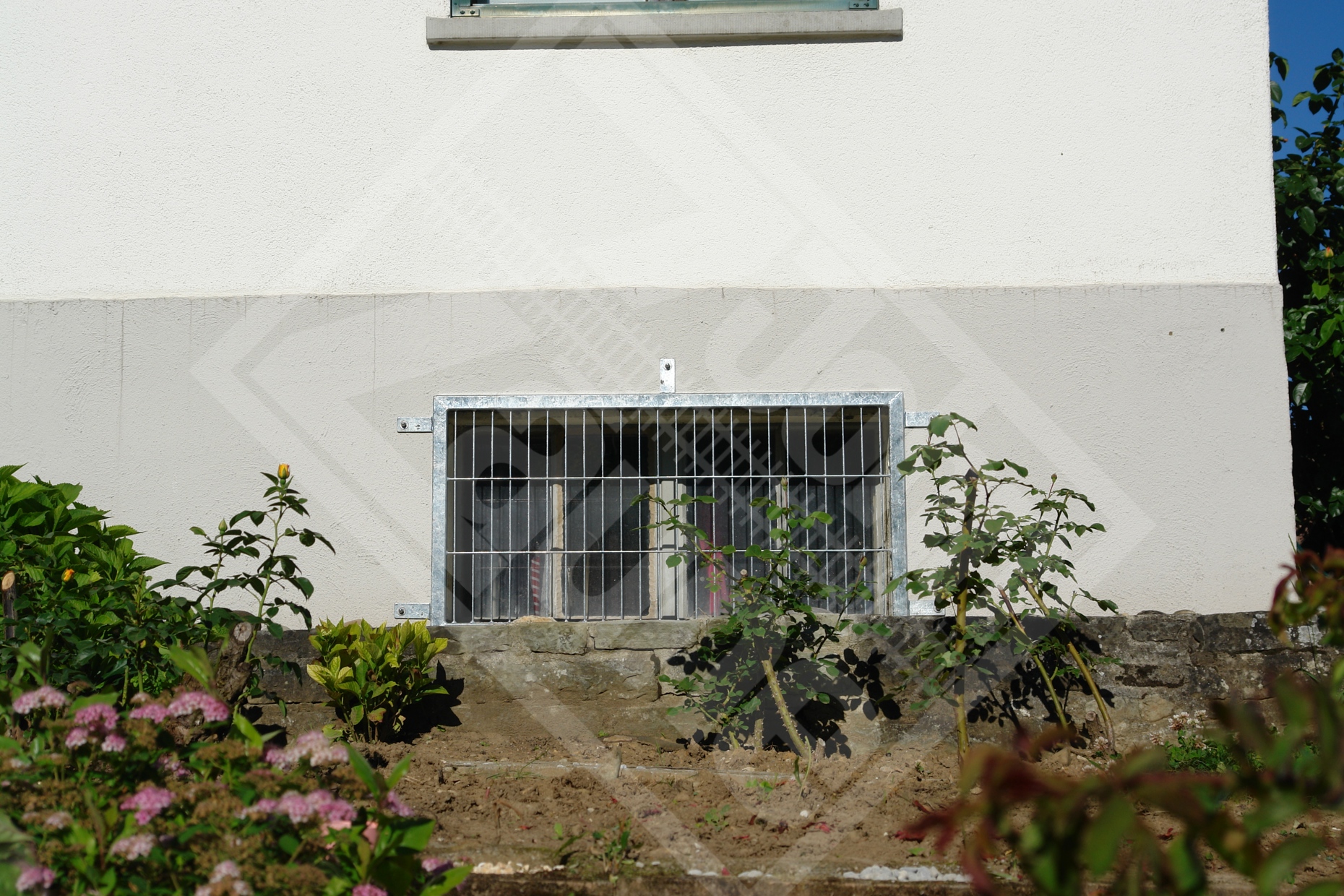 10.4.2 Fenstergitter verzinkt Montage aussen montiert