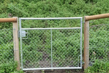 Rohrtüre Mit Diagonalgeflecht In Weidezaun