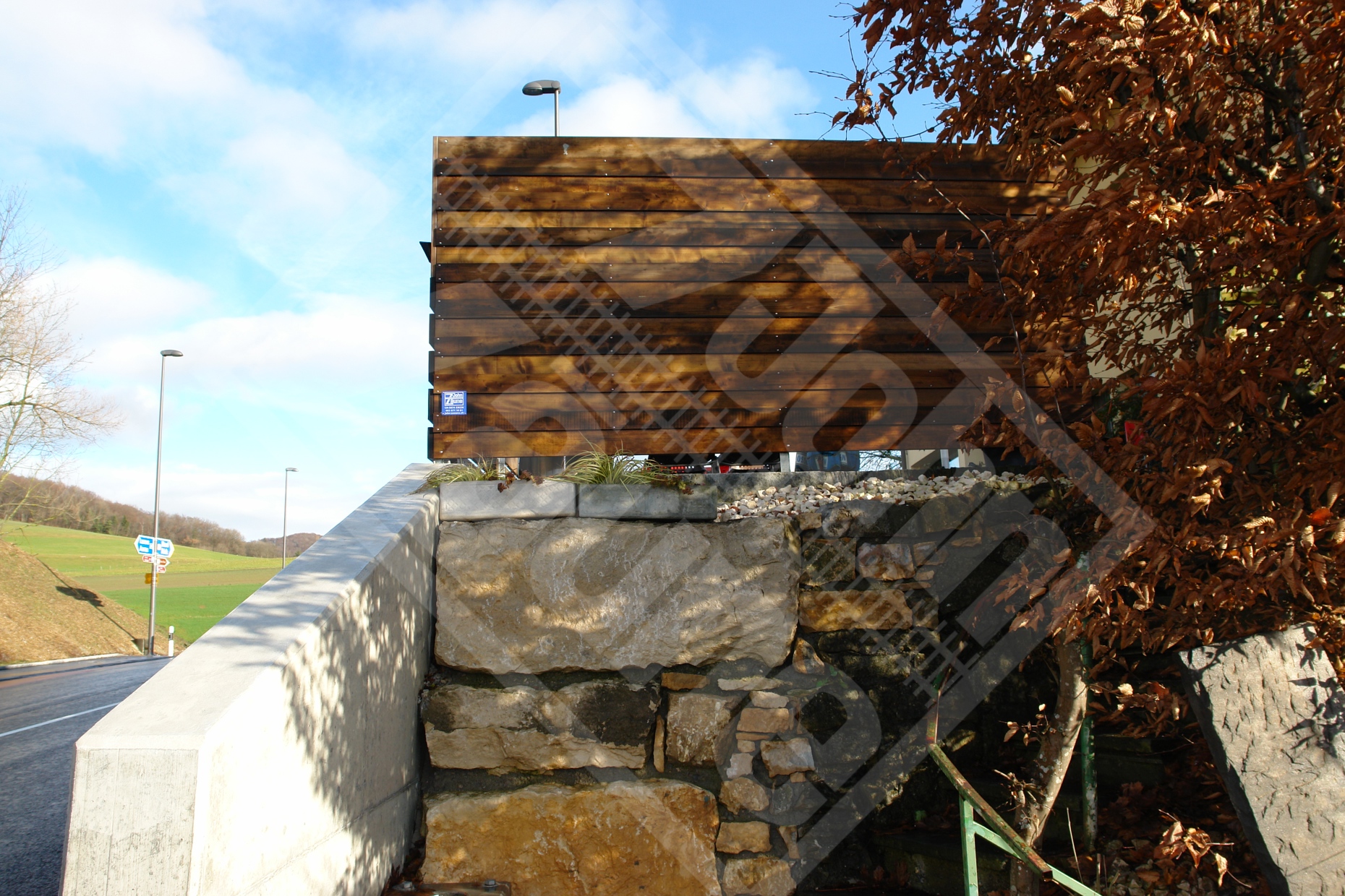 20 Horizontal-Sichtschutzwand auf Mauer