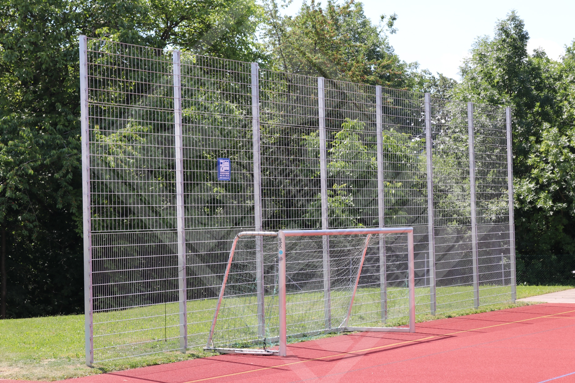 7 Ballfang / Trennzaun Doppelstab-Gittermatten NH 200 cm eng NH 200 + 100 weit